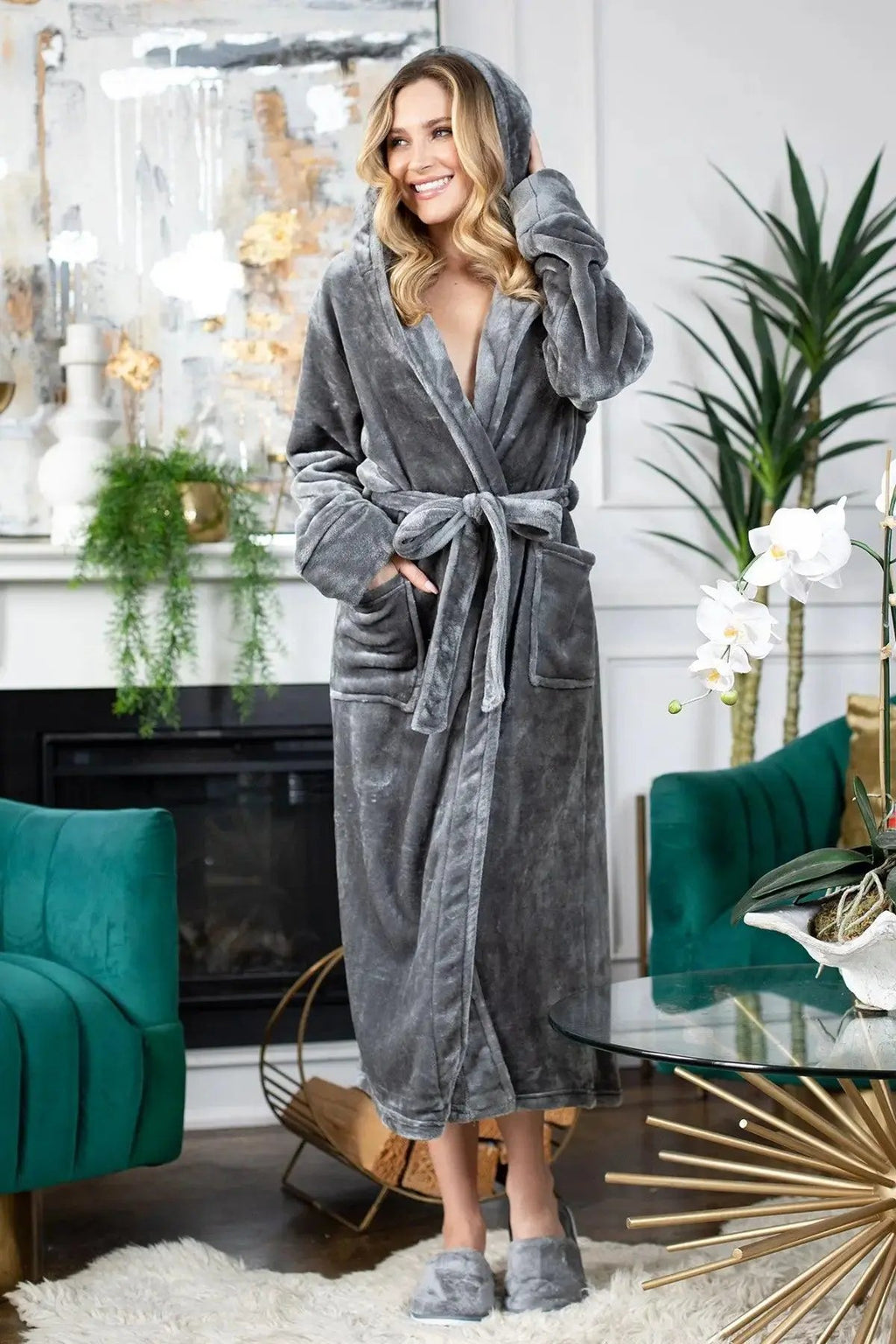 Women’s Plush Hooded Robe - Spa-Worthy Comfort at Home Lotus Linen